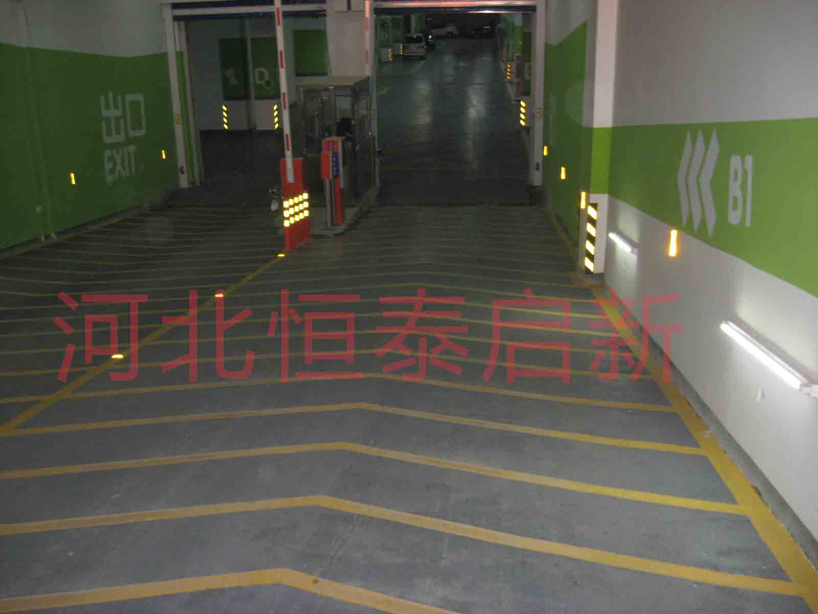 停車(chē)場(chǎng)車(chē)庫(kù)地坪施工方案 停車(chē)場(chǎng)車(chē)庫(kù)地坪施工方案