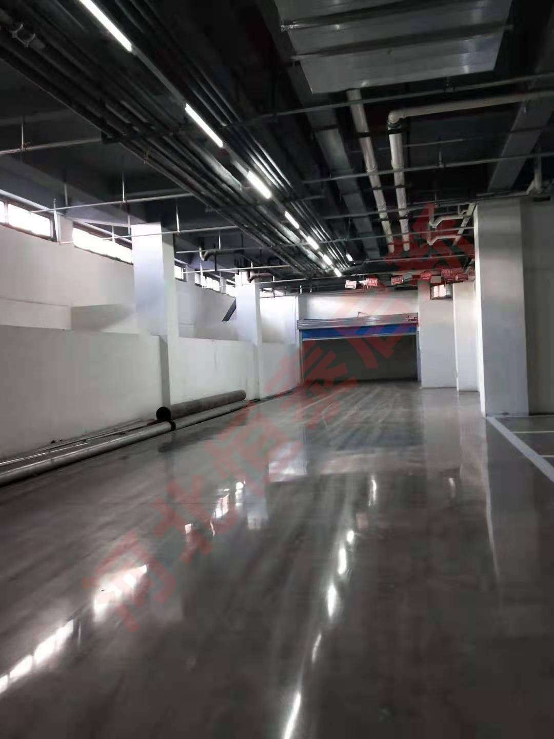 混凝土固化劑潑灑之后打磨地面案例展示 混凝土固化劑潑灑之后打磨地面案例展示