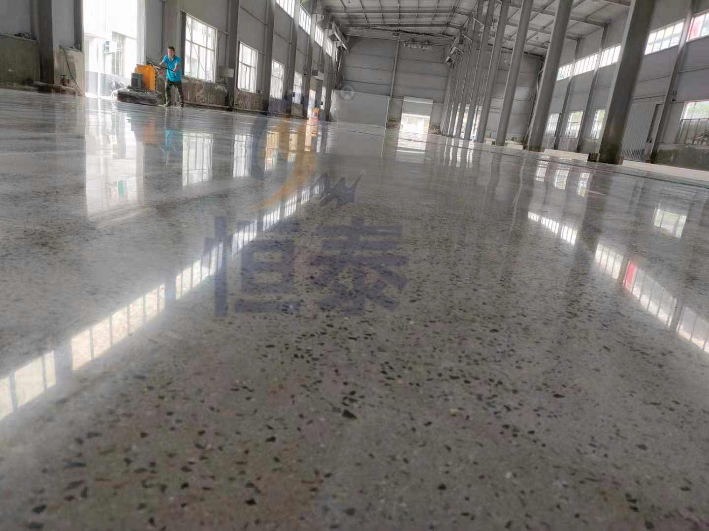 又一處物流場(chǎng)地固化拋光完成案例 又一處物流場(chǎng)地固化拋光完成案例