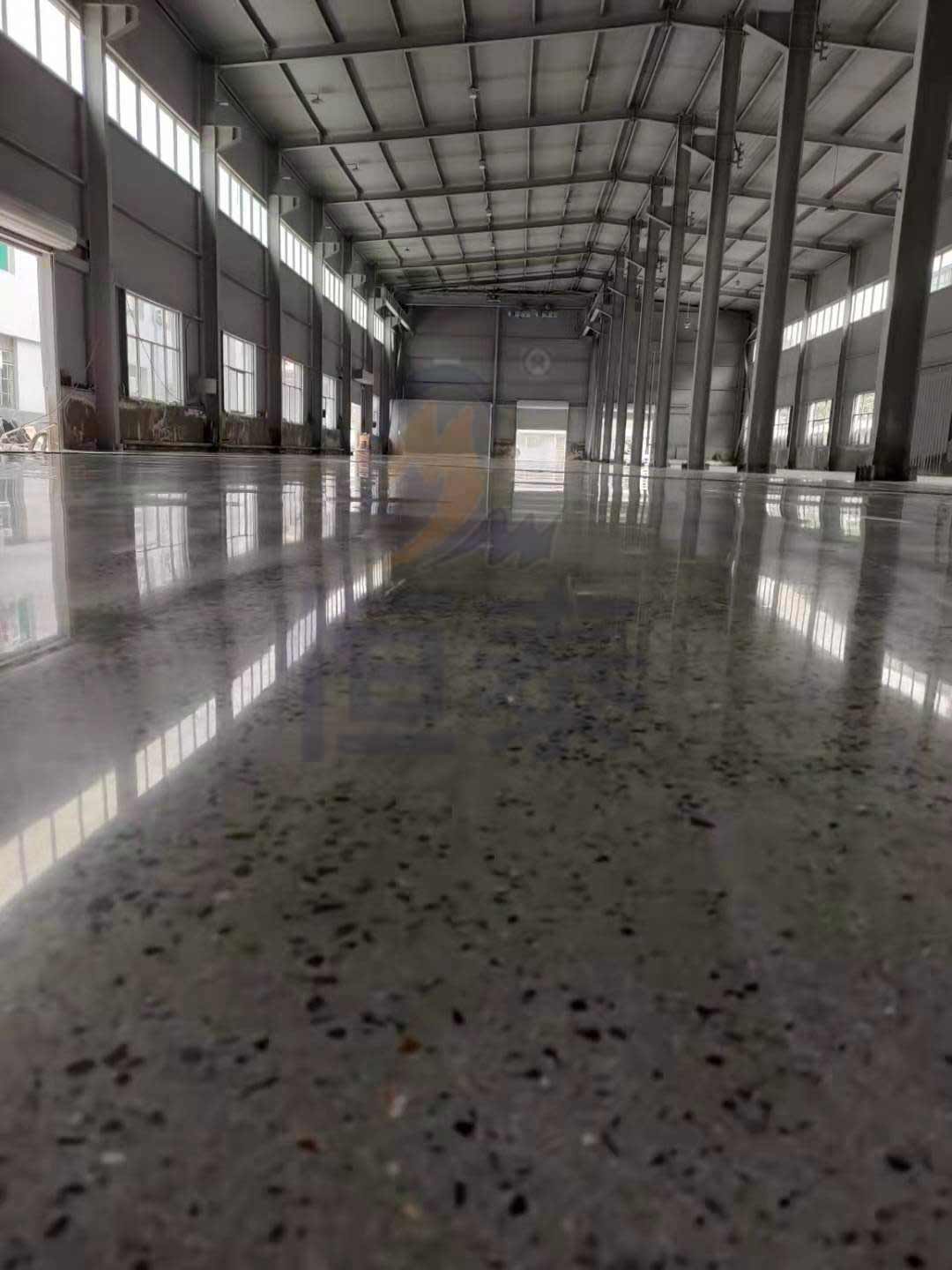 又一處物流場(chǎng)地固化拋光完成案例 又一處物流場(chǎng)地固化拋光完成案例