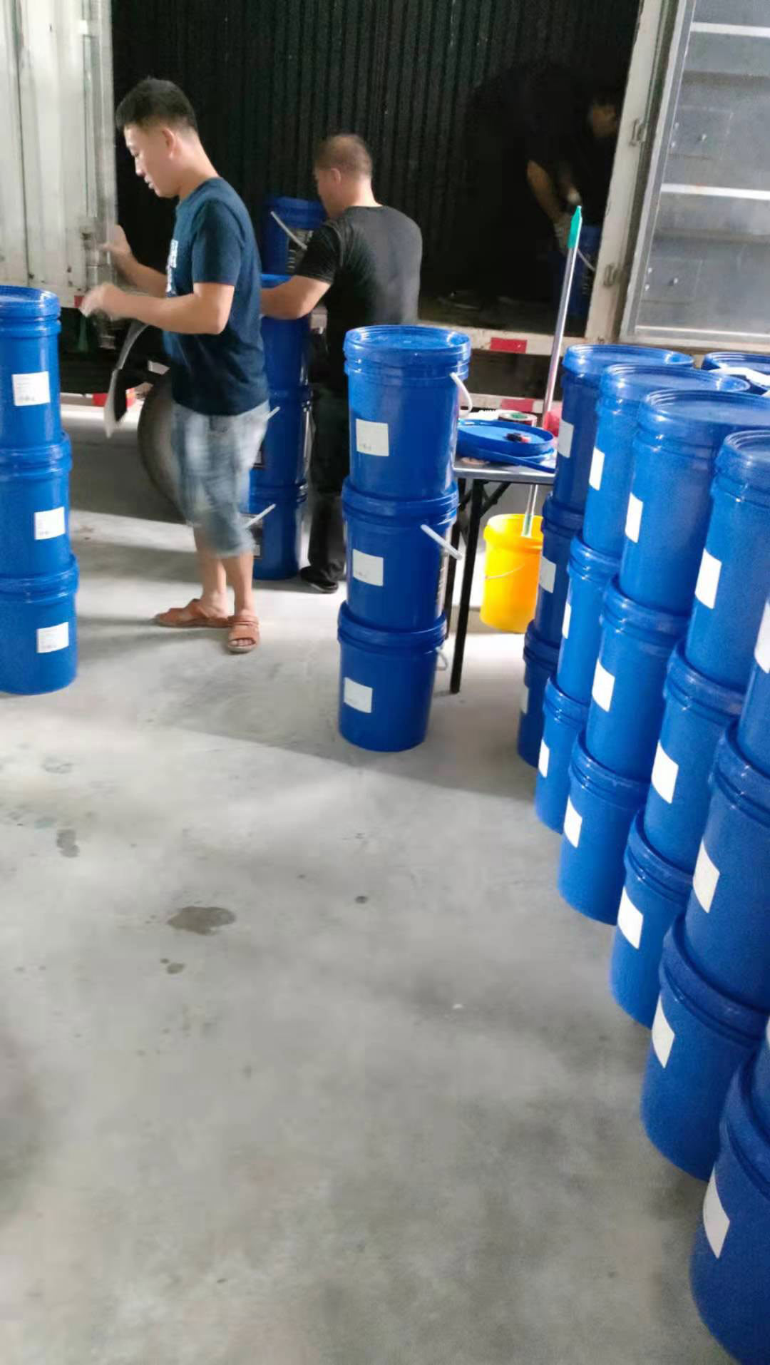 老顧客再次訂購70桶鈉基混凝土固化劑 老顧客再次訂購70桶鈉基混凝土固化劑