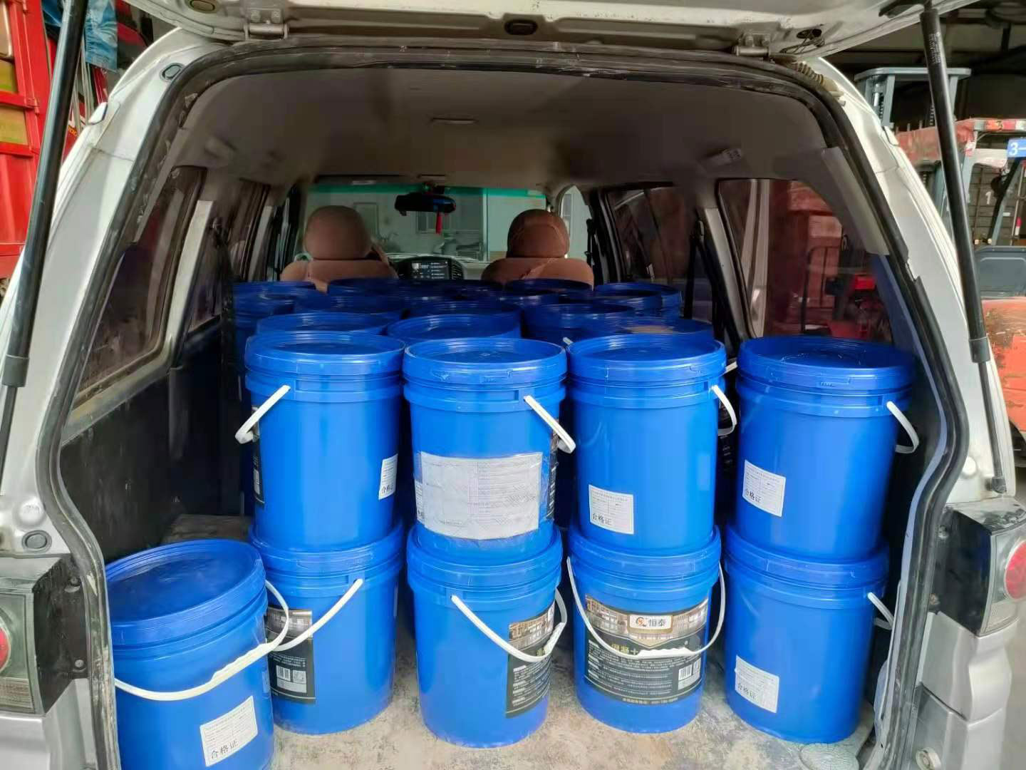 40桶水泥固化劑出貨，這就是實力！