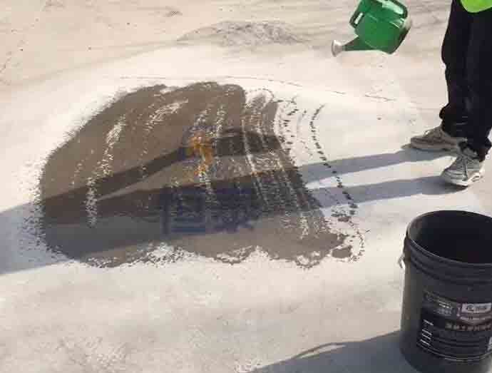 車位一角混凝土固化劑地坪施工效果展示 車位一角混凝土固化劑地坪施工效果展示