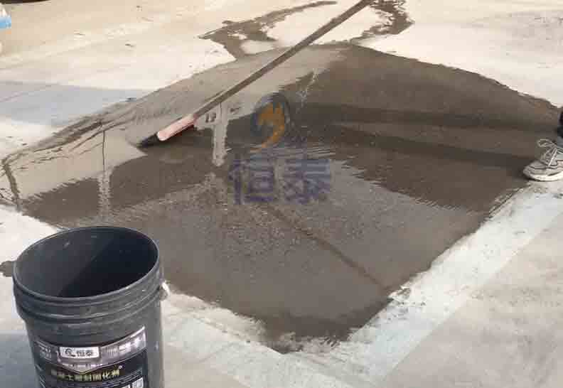 車位一角混凝土固化劑地坪施工效果展示 車位一角混凝土固化劑地坪施工效果展示