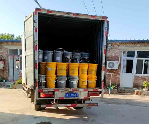 混凝土固化劑和拋光液裝完拉走 混凝土固化劑和拋光液裝完拉走