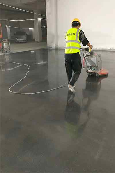 固化地坪施工中 固化地坪施工中